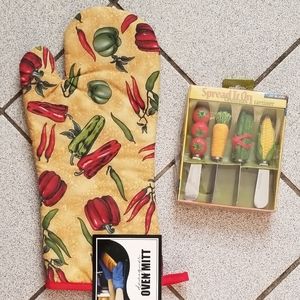 🎁3/$20 Oven Mitten/Spreader set